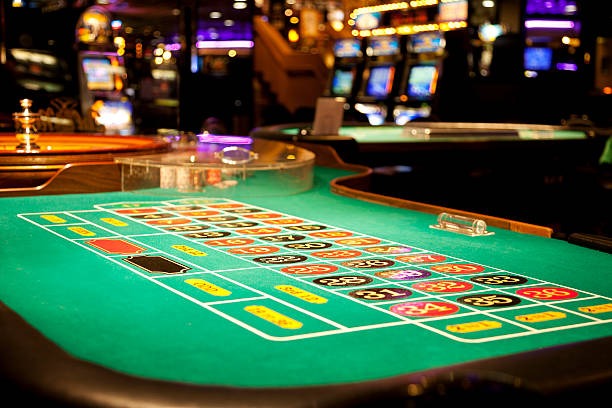 Live-dealer table session log with hand results and settlement details